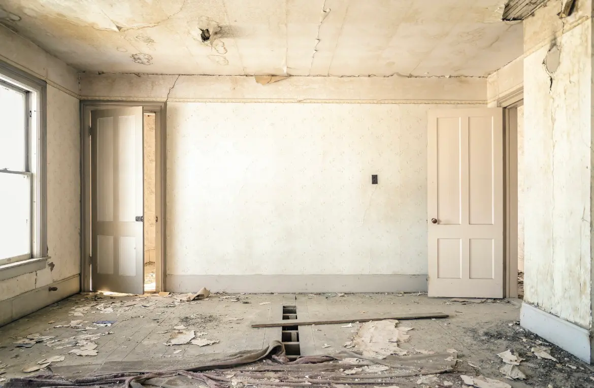 Waste disposal crew managing a cleanout project in Hayes